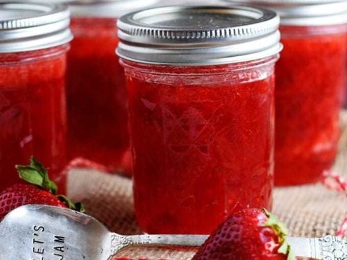 Small Batch Homemade Strawberry Jam